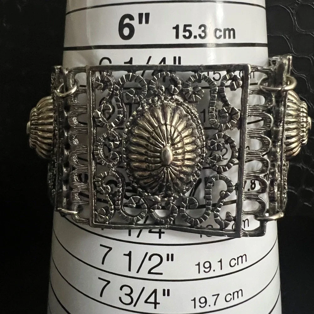 Vintage Silver Tone Filigree Panel Bracelet Ornate Shell Motif 7.25in Victorian